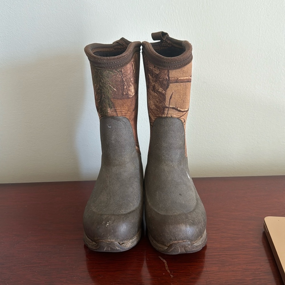 Muck Boots size 10